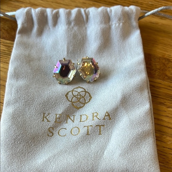 Kendra Scott Jewelry - Kendra Scott Morgan Iridescent stud Earrings